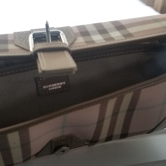 Burberry Pink Wristlet Wallet Clutch Button Closure - Picture 2 of 5